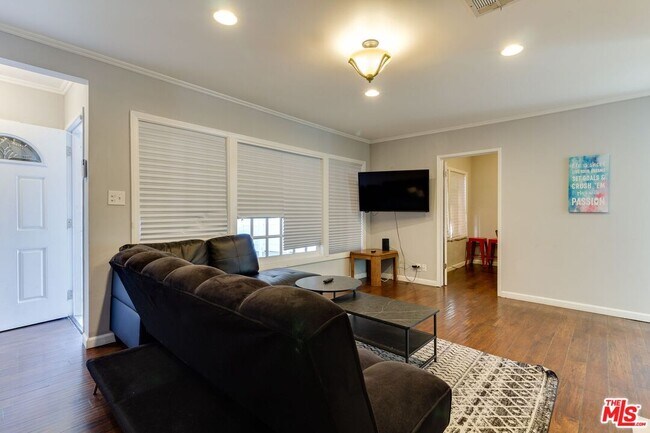 6659 Amigo Ave