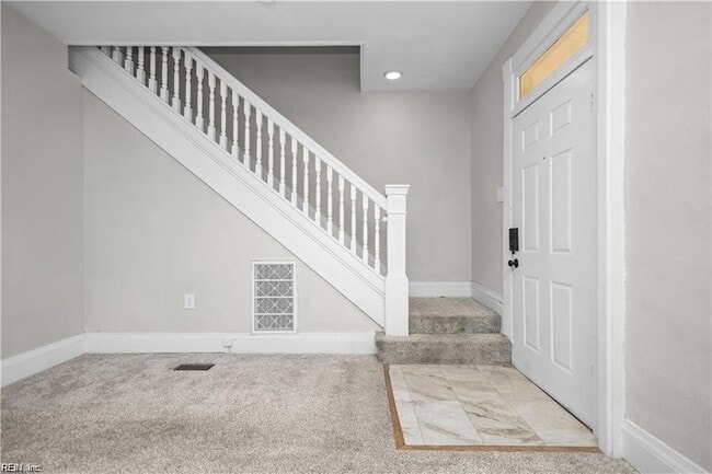 Photo - 868 W 36th St