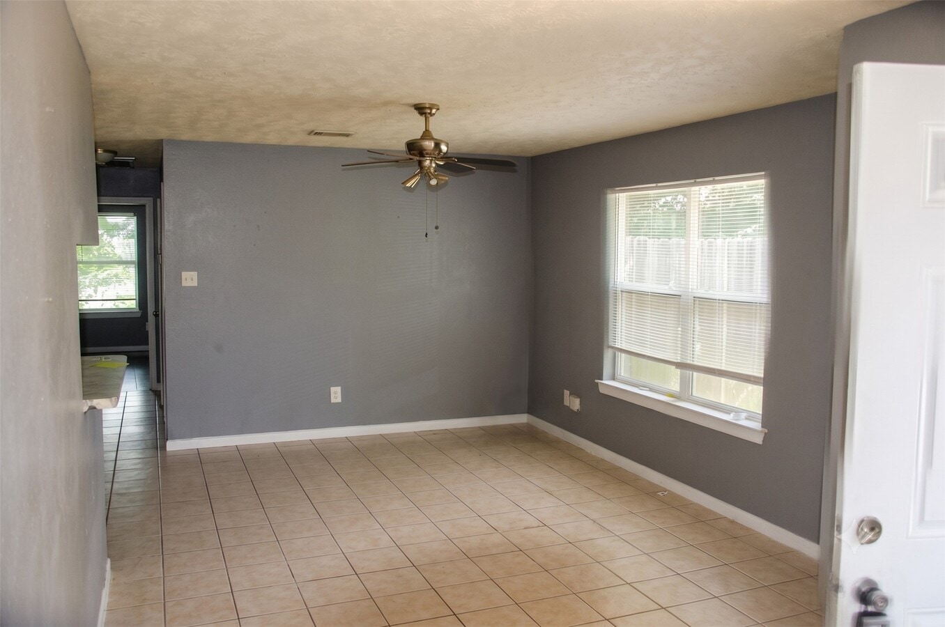 Photo - 306 Willowick St