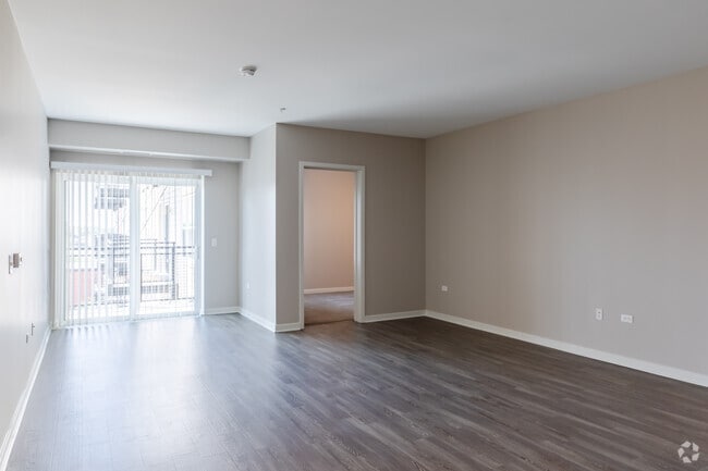 2BR, 2BA - Living