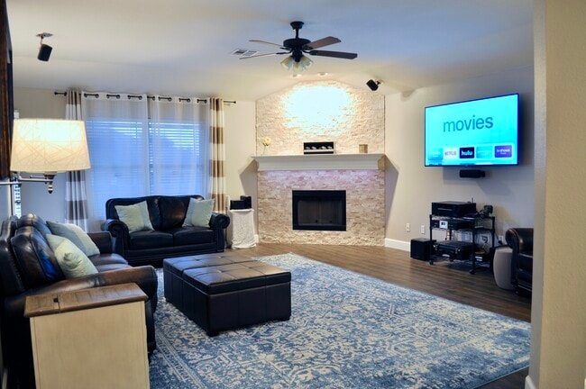 Looking into living Room (Dining room/kitchen to the right, facing the rear of the house) - 1405 Amber Day Dr