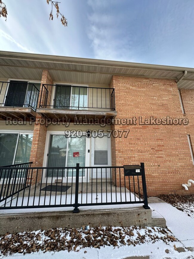 3 Bedroom Condo | Great Location! - 3 Bedroom Condo | Great Location!