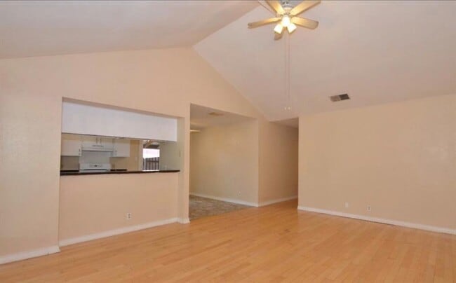 Photo - 10801 Lanshire Dr