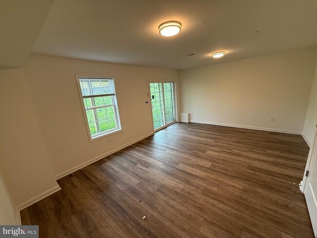 Photo - 326 Avon Dr