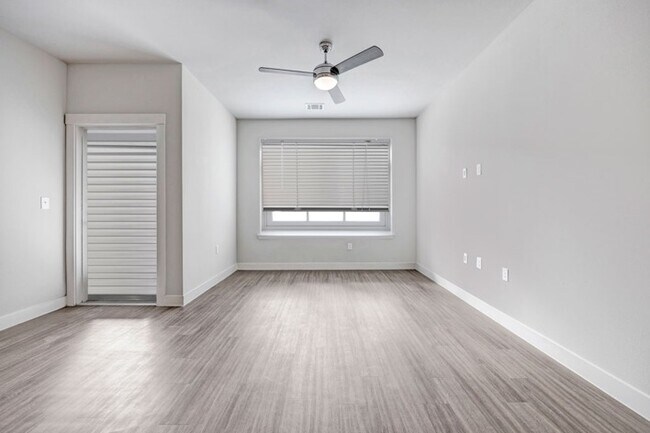 Photo - Brightleaf at Lakeline