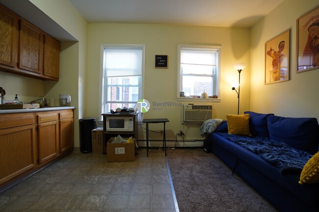 Photo - 36 S Huntington Ave Apartment Unit 17