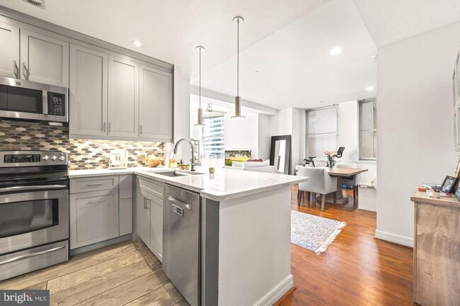 Building Photo - 1600-18 Arch St Unit 618 Rental
