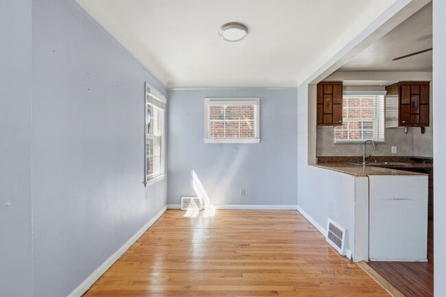 Photo - 18968 Murray Hill St