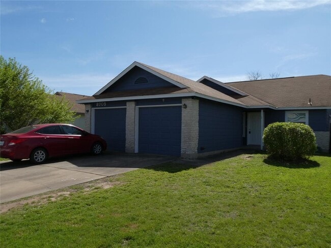 Building Photo - 8705 Pineridge Dr Rental