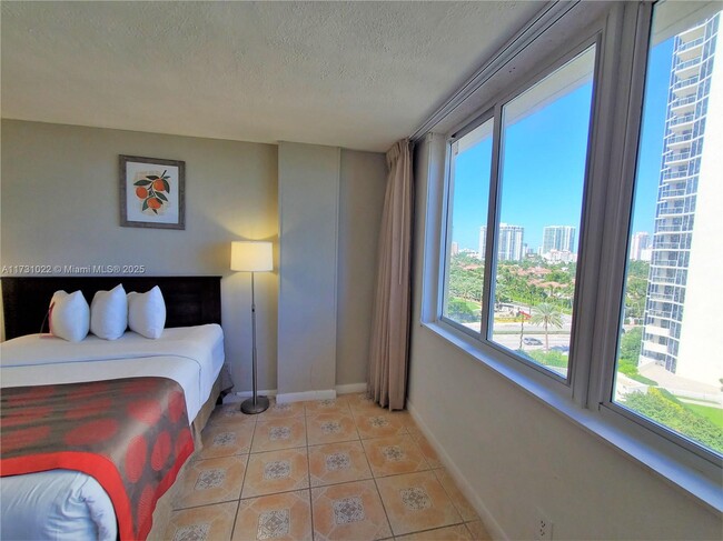 Photo - 19201 Collins Ave