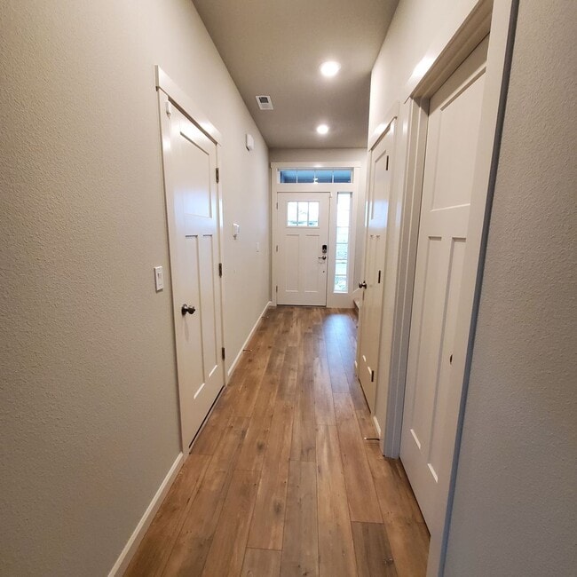 Photo - New 3 bedroom 2 bath home in Albany, Easy drive to Corvallis, Lebanon or I-5