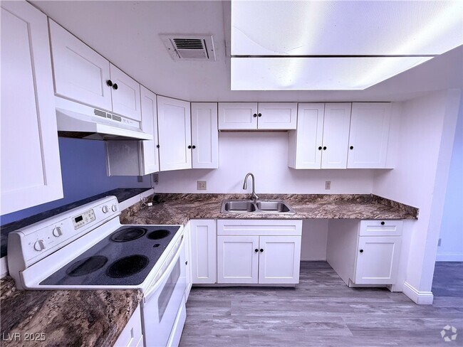 Building Photo - 204 N Bruce St Rental