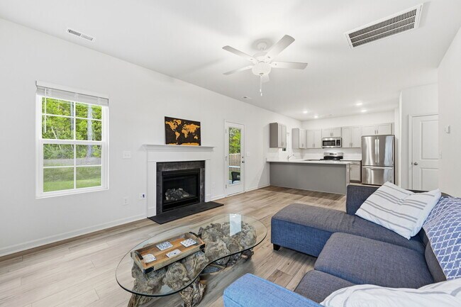 Photo - 305 Ruby Baird Dr