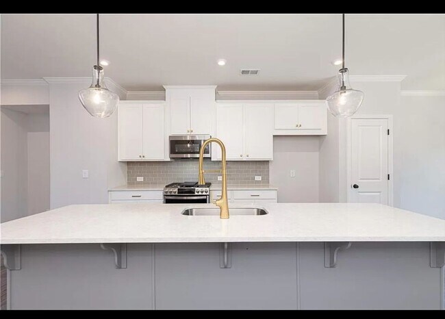 Photo - 913 Colton Dr Townhome