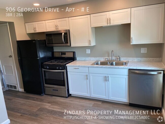 Building Photo - Newly Remodeled 3 bedroom 1.5 bath apartments Unit # E