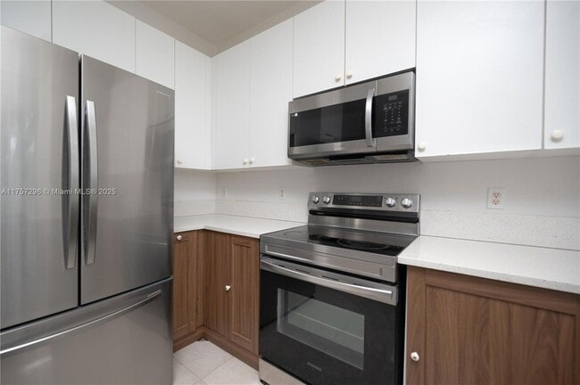 Photo - 445 NE 21st Ave