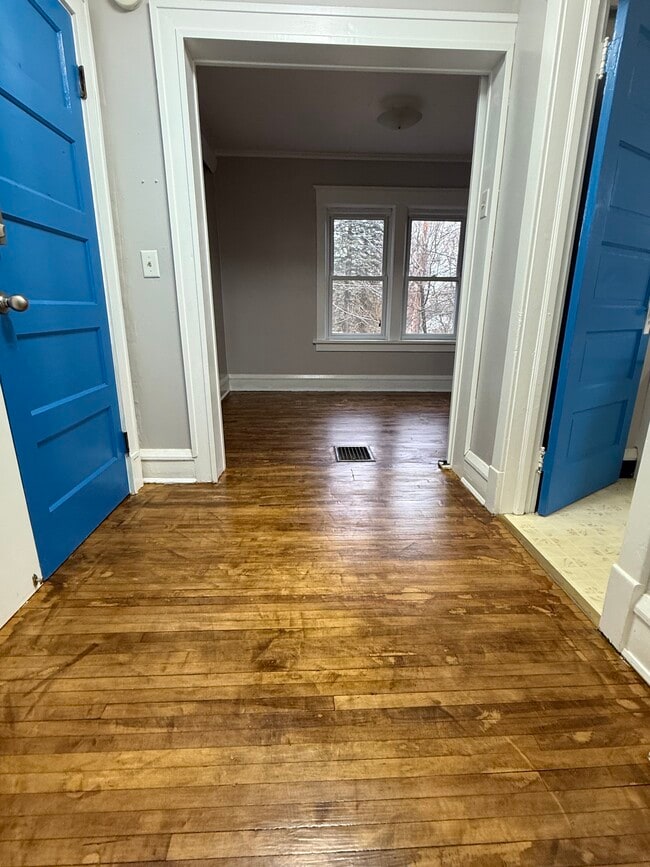 Inside entryway - 1201 N 7th Ave E Unit Upstairs