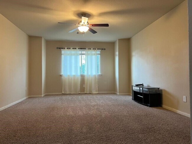 Photo - 2203 Oak Rise Dr