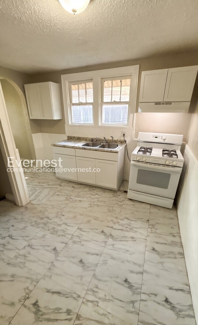 Photo - 3720 Darby St