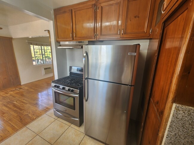 Photo - 14227 Moorpark St Apartment Unit 14229