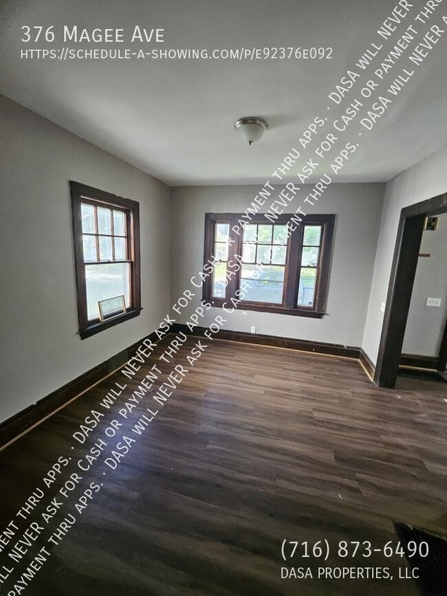 Photo - 376 Magee Ave