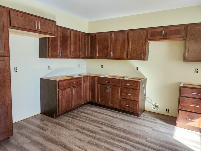 Photo - 1323 W Main St