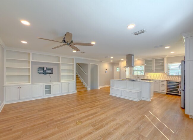 Photo - 810 Devon Dr