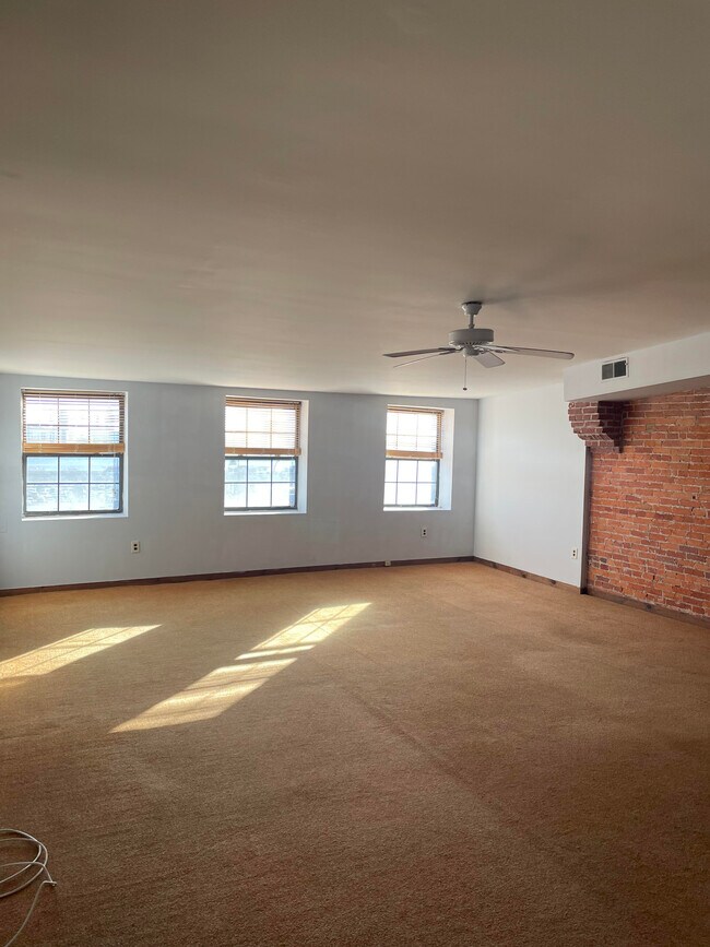 Photo - 4 S Front St Unit 4