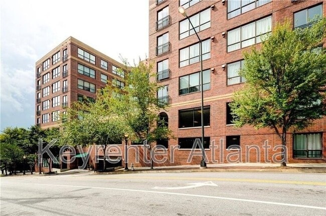 Photo - 115 W Peachtree Pl NW Unidad #505