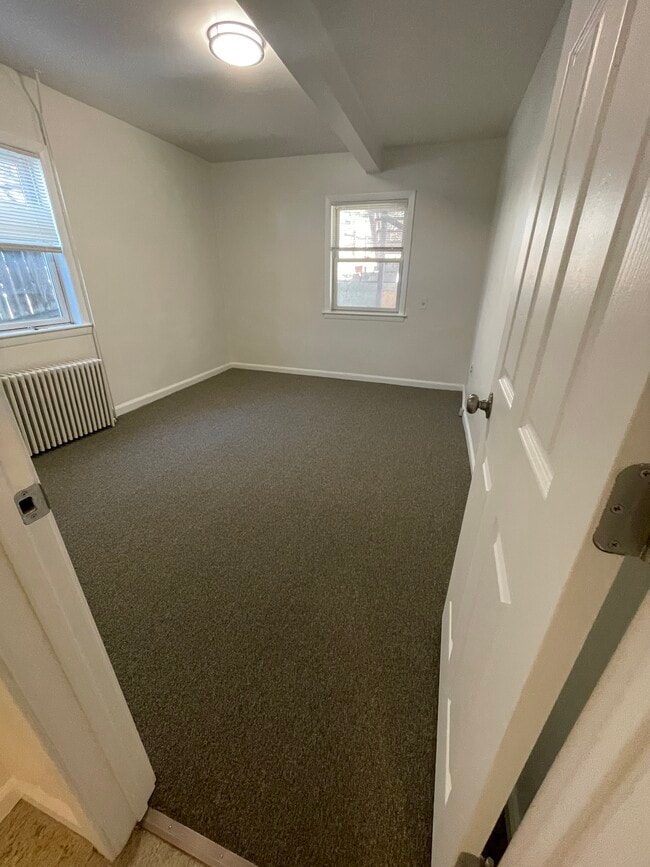 Dormitorio 1 aproximadamente 16 x 11 pies - 62 John St Unidad 1st Floor