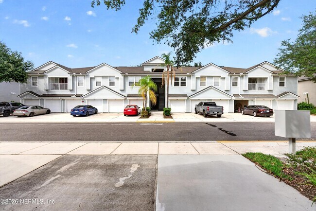 7047 Deer Lodge Cir Unidad 106