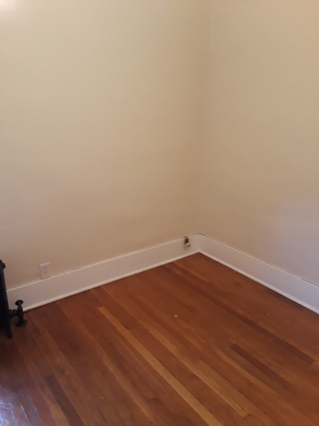 Bedroom - 1057 Washington Ave Unit First Floor