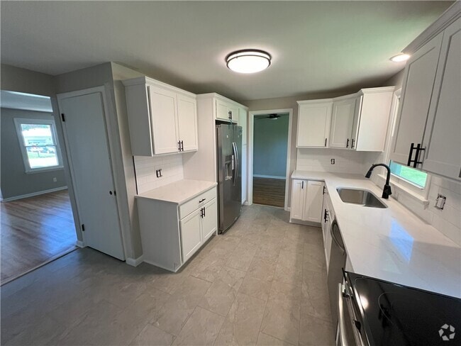 Building Photo - 120 Sunnyside Dr Rental