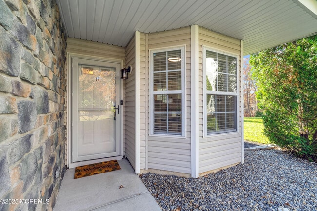 Photo - 11 Saratoga Ct