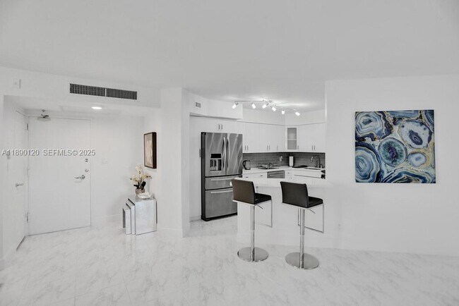 Photo - 5161 Collins Ave Unit 412