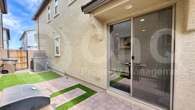 Photo - 1220 W Sparrow Dr