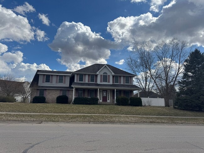 Photo - 2047 Parkside Dr Casa