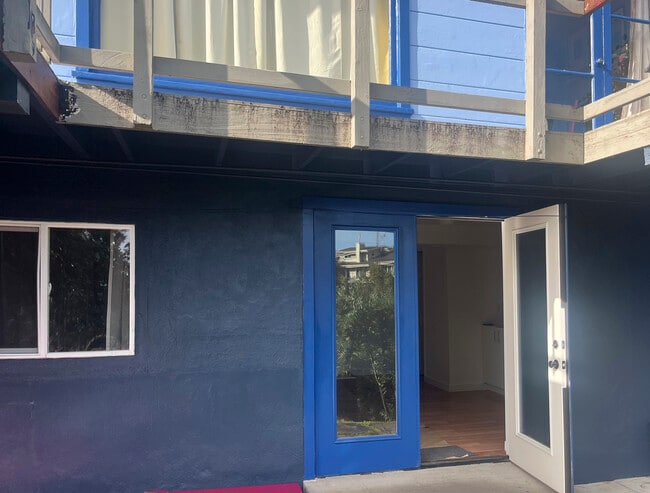 Building Photo - 8 Los Robles Dr Unit #8 Los Robles Drive