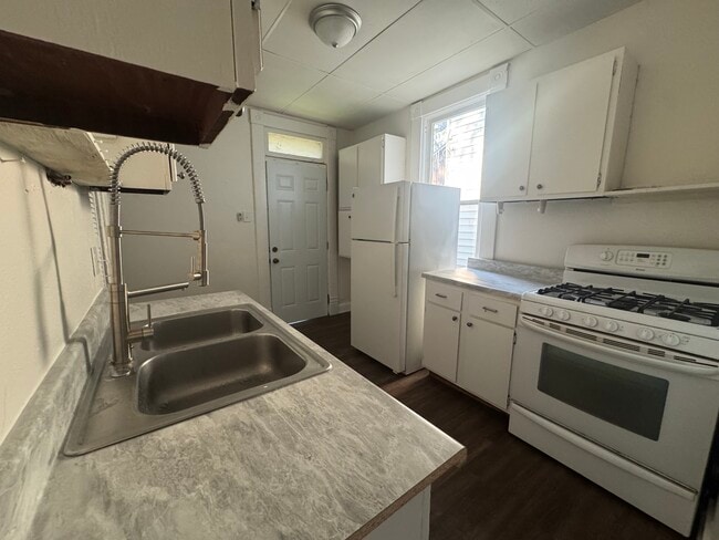 Photo - 65 W Blake Ave