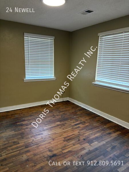 Photo - 24 Newell-