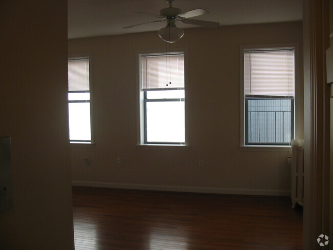 Building Photo - 49 Burbank St Unit #19 Rental