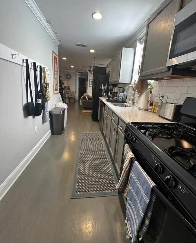 Kitchen - 763 S 15th St Unit 3