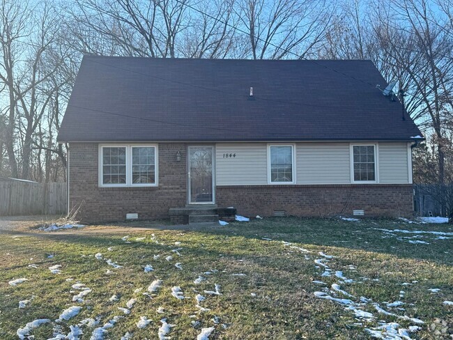 Building Photo - Charming Single Family Home