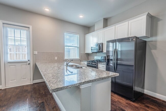 Photo - 5431 Camaguey St