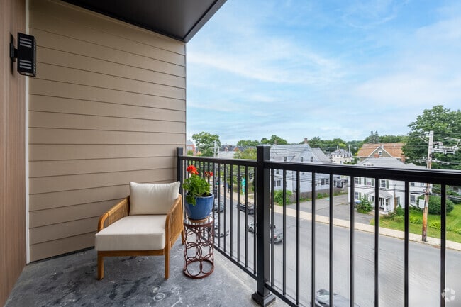 1BR, 1BA - 715F - Balcony