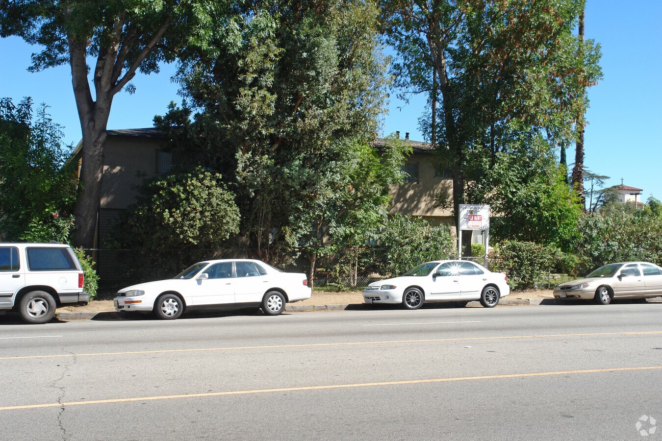 Photo - 4900 Woodman Ave