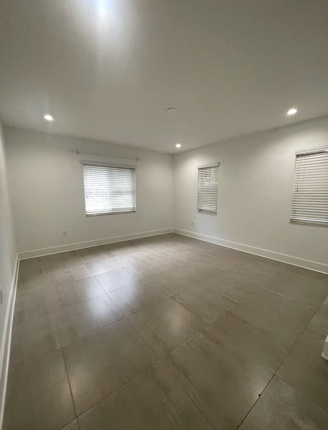 Photo - 607 Velarde Ave