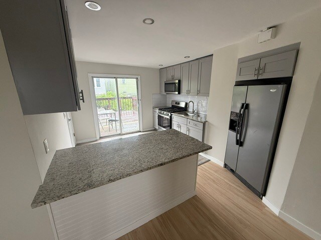 Photo - 164 Beach St