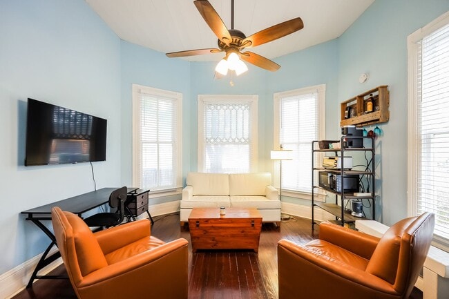 Photo - Charmer Close to Downtown! Unit 4