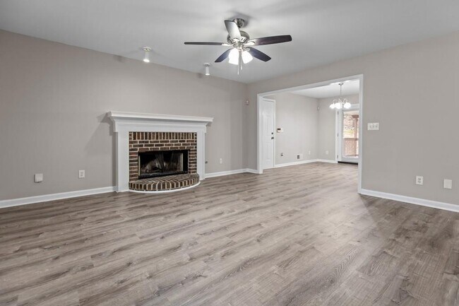 Photo - 631 Saddlewood Dr